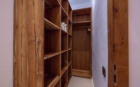 Turan Casa Auri Seminyak