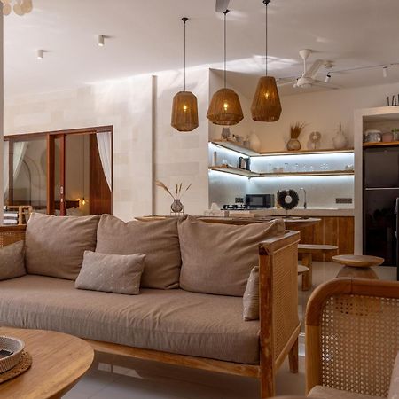 Turan Casa Auri Seminyak Villa Buitenkant foto