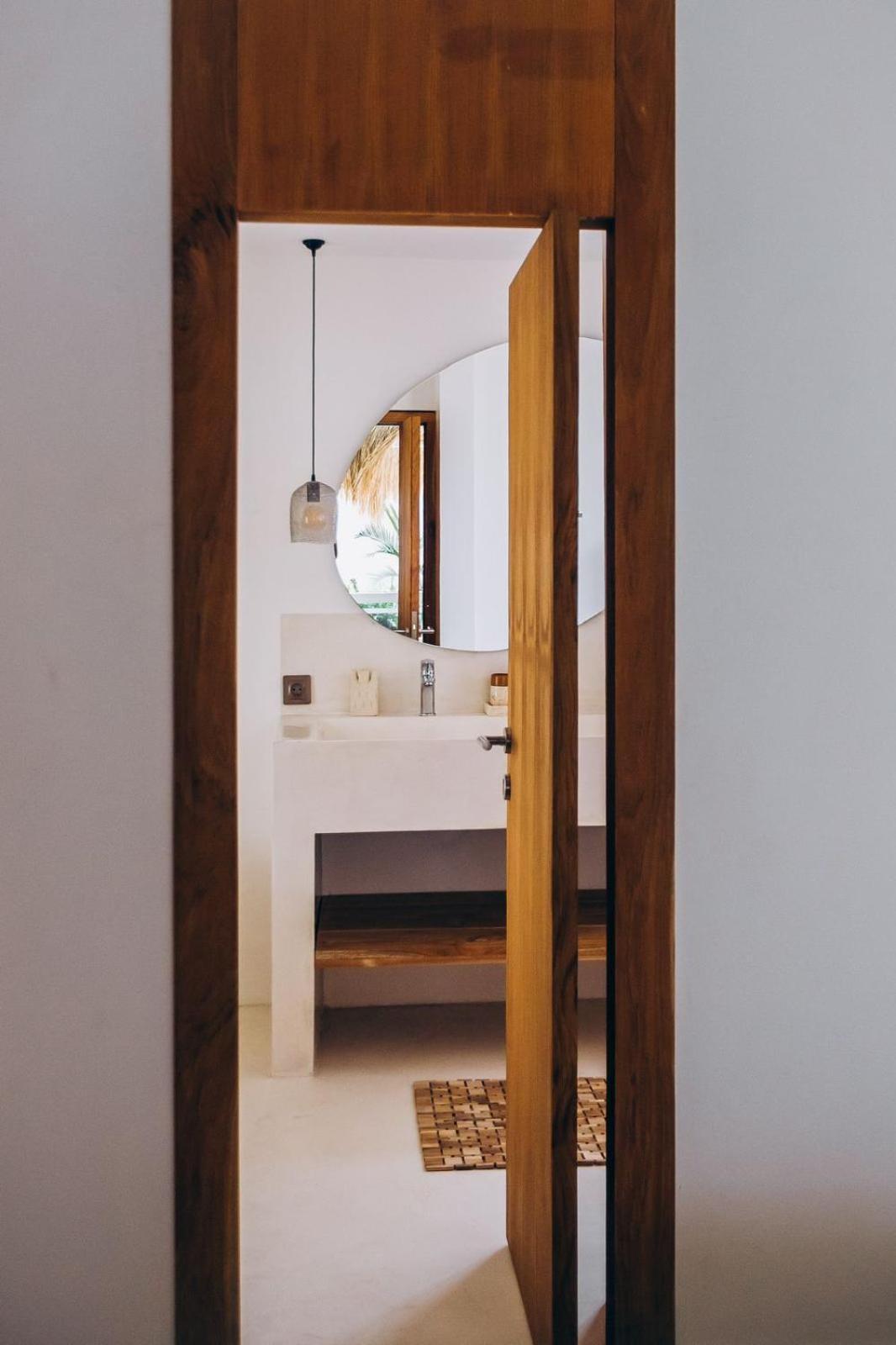 Turan Casa Auri Seminyak Villa Buitenkant foto