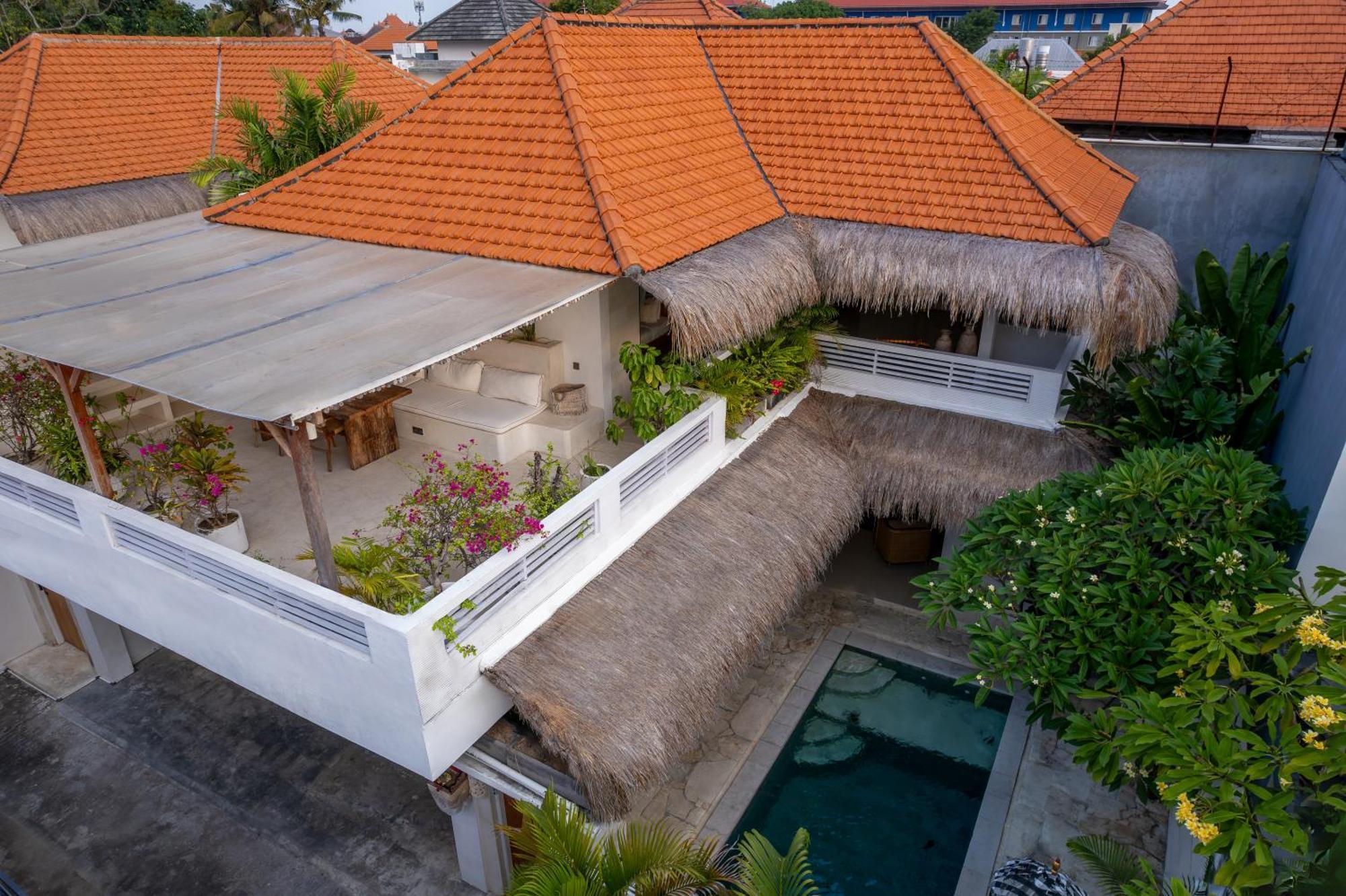 Turan Casa Auri Seminyak Villa Buitenkant foto