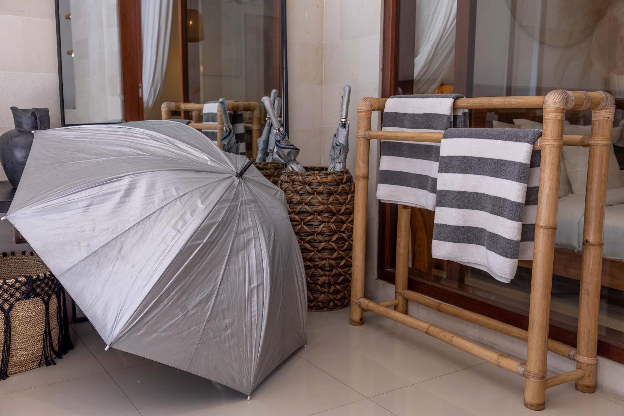 Turan Casa Auri Seminyak Villa Buitenkant foto