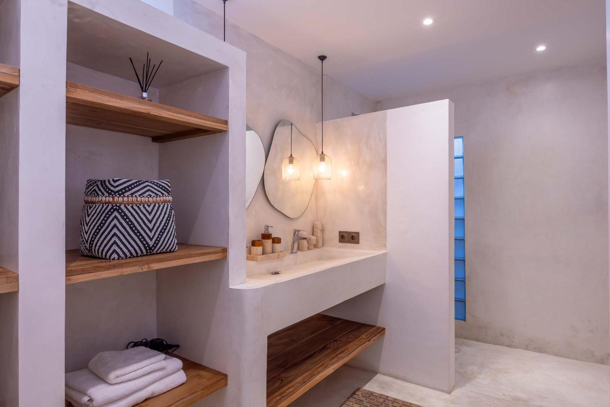 Turan Casa Auri Seminyak Villa Buitenkant foto